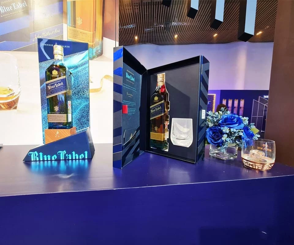 Johnnie Walker Blue hop qua tet 2023 Johnnie Walker Blue hop qua tet 2023